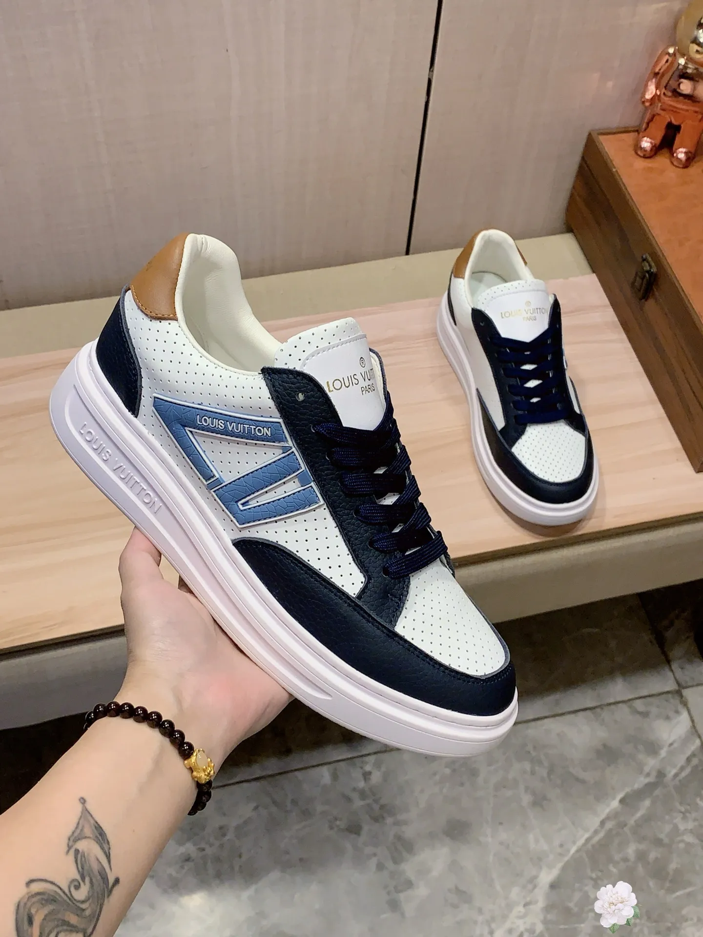 Men's Men's Shoes 💰420💰💰🎩🎩[Lightning][Lightning] "Lv*" The latest and most popular casual shoes, top brands [Seduce] Luxury ~ Purchasing Agency, Top ~ Quality. [Strong] The upper is made of imported breathable cowhide with material ➕ breathable sheepskin feet (•) and fine workmanship. Original stylish and stylish soft rubber wear-resistant and non-slip outsole, light and comfortable on the feet, the real thing looks better when taken in real life, 413: code: 38-44, 6️⃣ colors selected